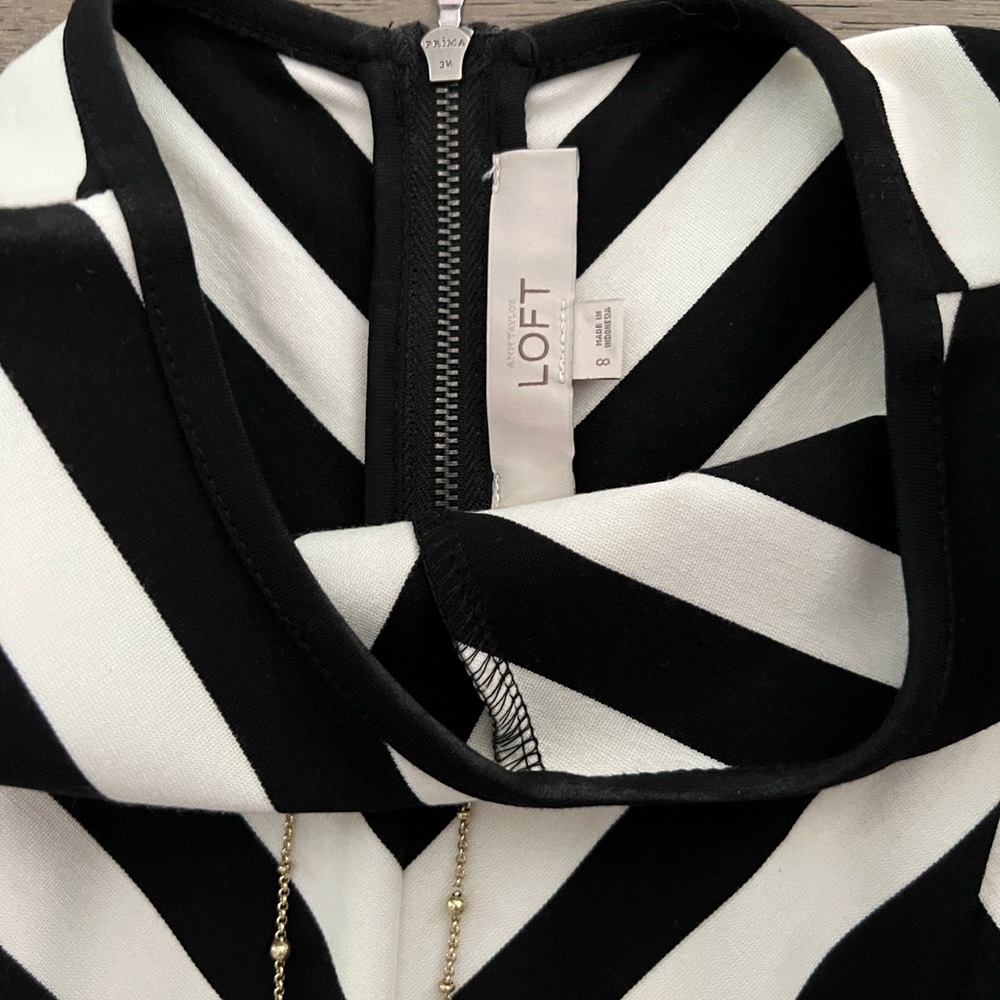 Ann Taylor Loft Ponte Dress ๐ - Picture 2 of 5